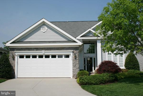 6226 Cobblers Green Ct, Gainesville, VA 20155 - photo 1