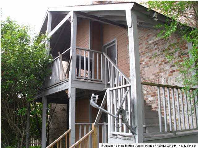 Front view of property