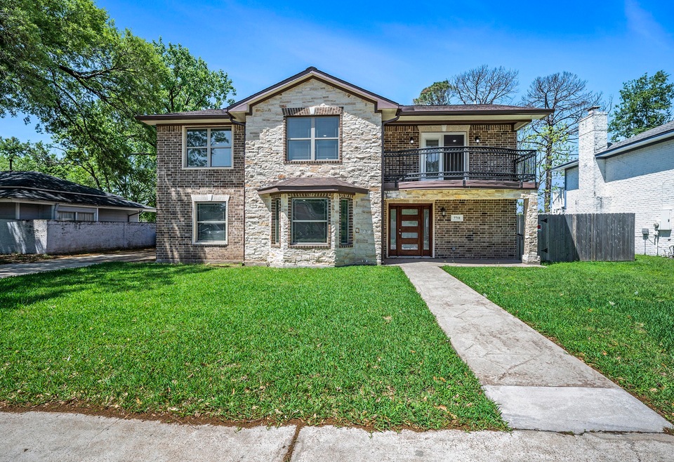 7711 Antoine Dr, Houston, TX 77088 - photo 1
