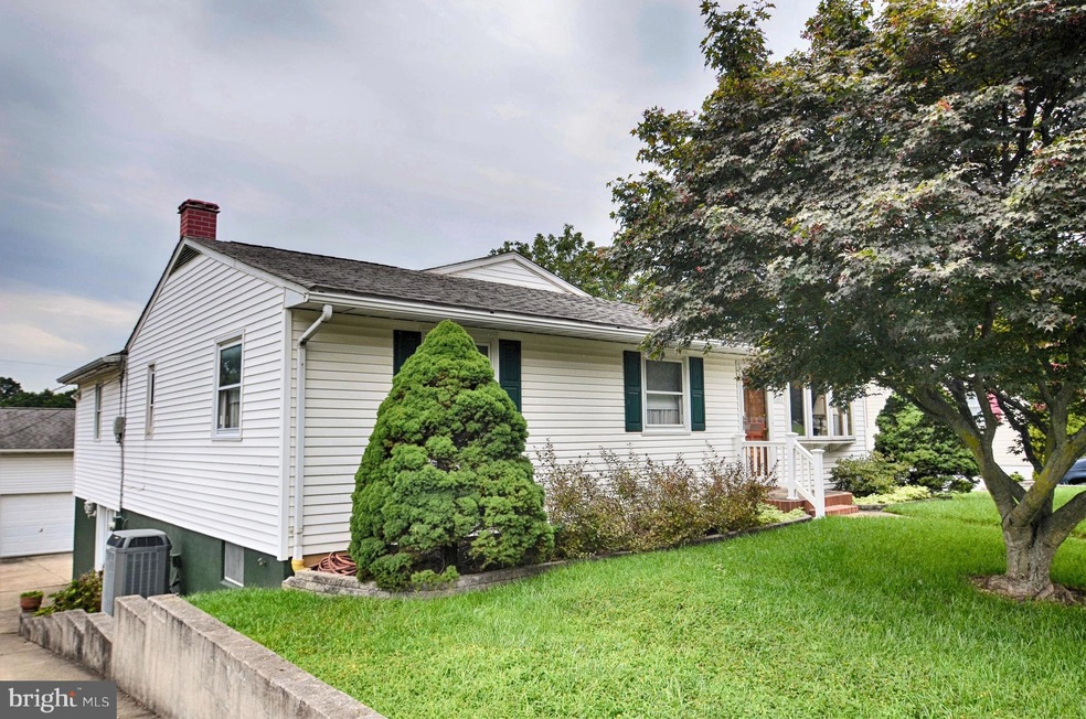 615 Hopkins St, Brooklyn, MD 21225 - photo 1