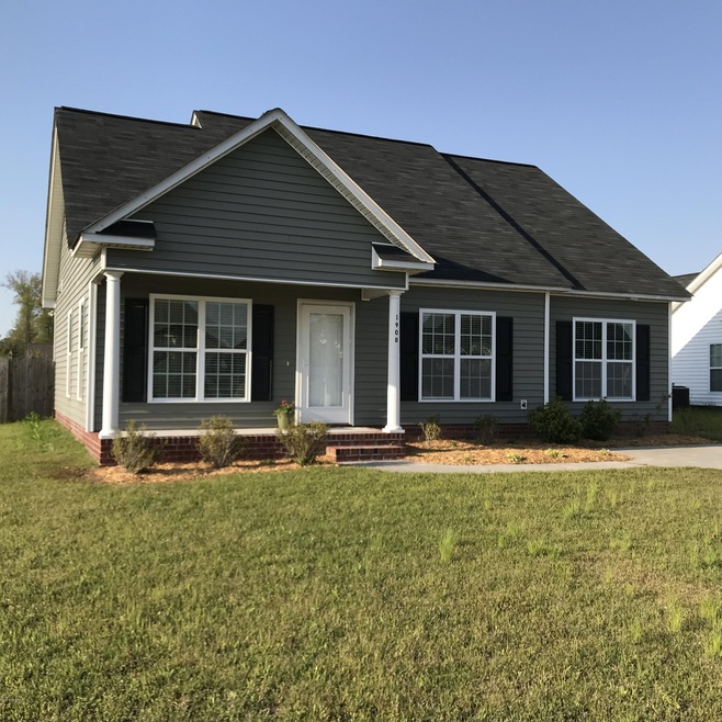 1908 Penncross Dr, Greenville, NC 27834 - photo 1