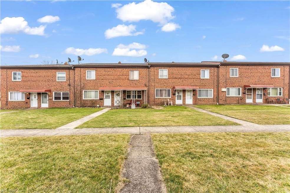 1571 Ridgewick Dr, Wickliffe, OH 44092 - photo 1