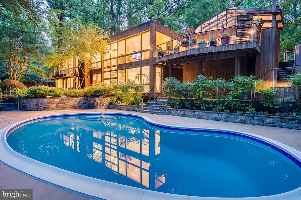 11008 Picasso Ln, Potomac, MD 20854 - photo 1