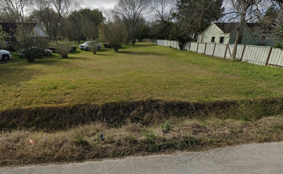 2146 Charles Rd, Houston, TX 77093 - photo 1