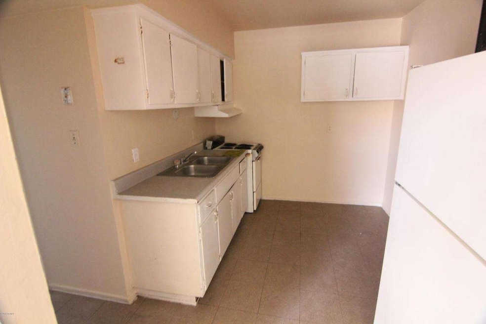 101 W Gary Dr, Chandler, AZ 85225 - photo 1