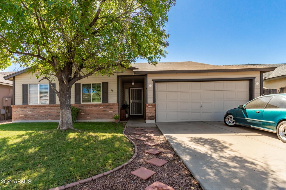 131 W Ivyglen St, Mesa, AZ 85201 - photo 1