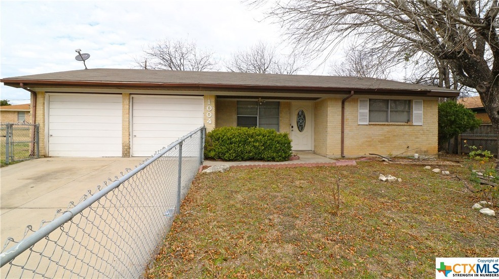 1004 W Lincoln Ave, Copperas Cove, TX 76522 - photo 1