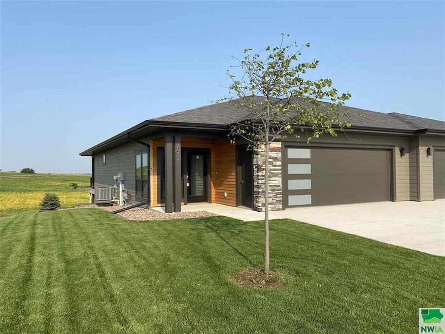 Sold $305,000