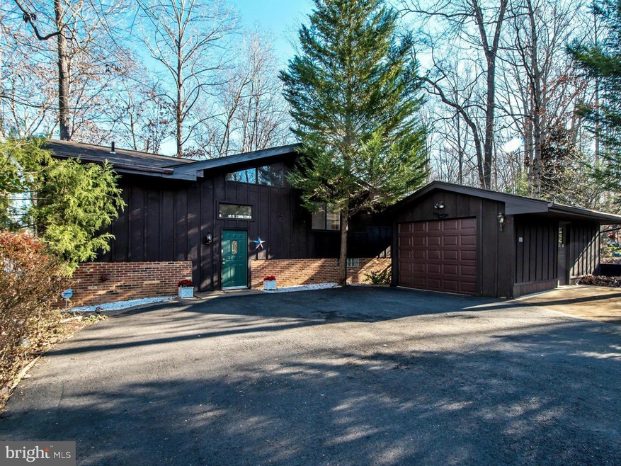 208 Wilderness Ln, Locust Grove, VA 22508 - photo 1