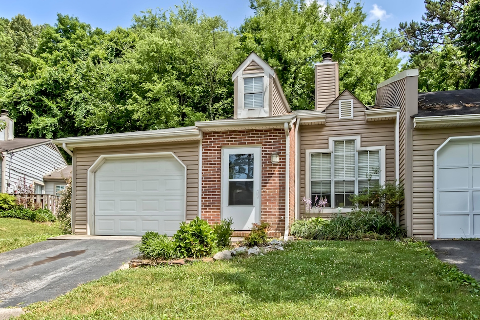 01_ChathamCircle_2648_Front