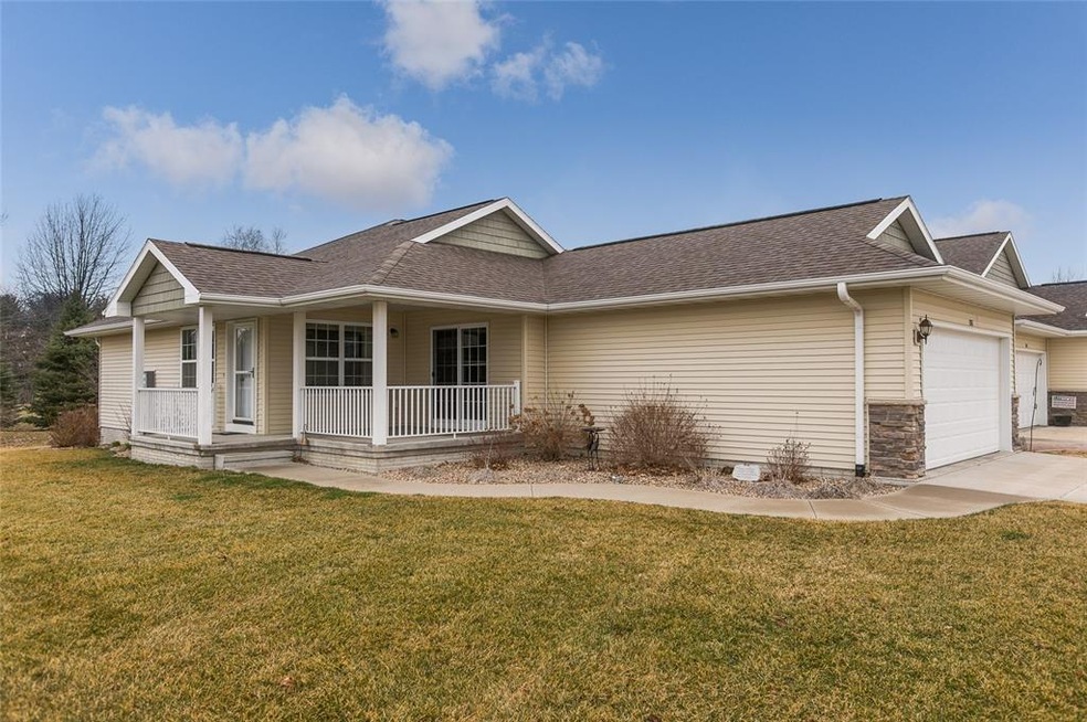 1303 Crescent View Dr NE  1 owner condo