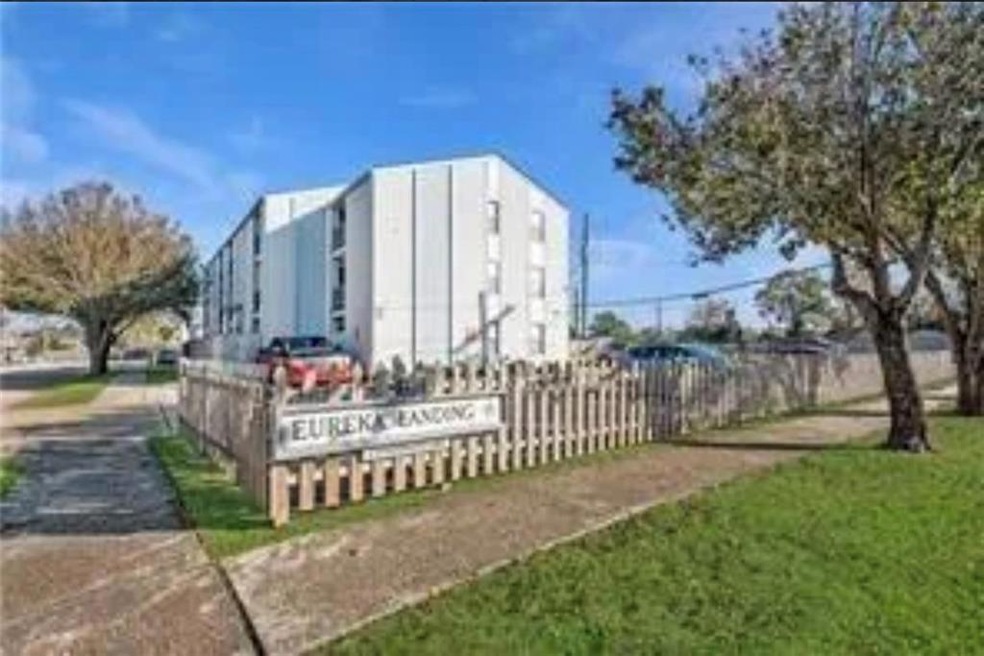 Gated complex
