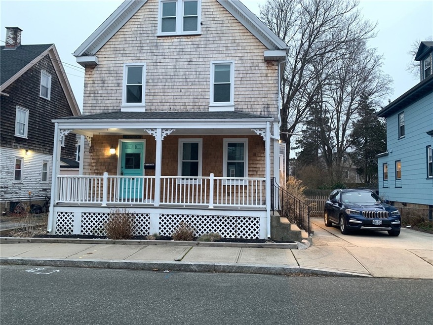 17 Bradford Ave, Newport, RI 02840 - photo 1