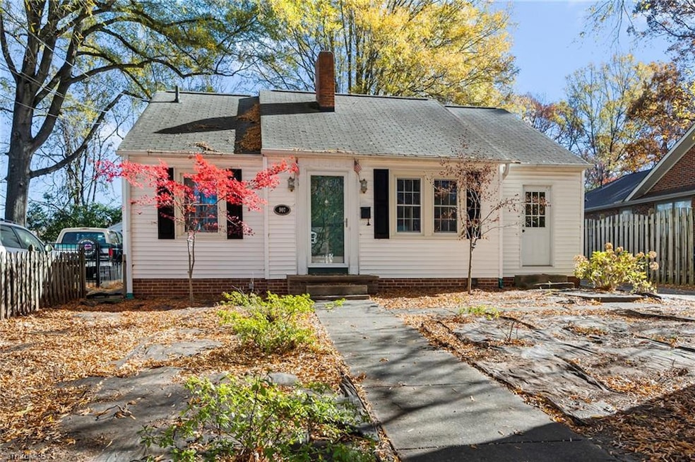 907 Watson Ave, Winston Salem, NC 27103 - photo 1