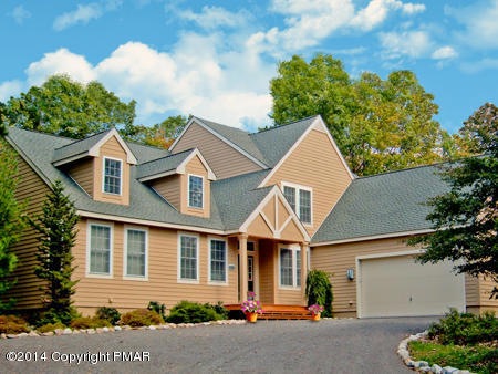 744 Pinecrest Dr, Pocono Pines, PA 18350 - photo 1