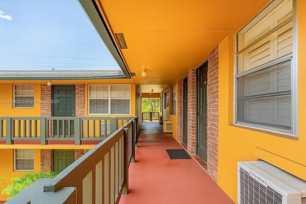 1702 Mckinley St unit 6, Hollywood, FL 33020 - photo 1