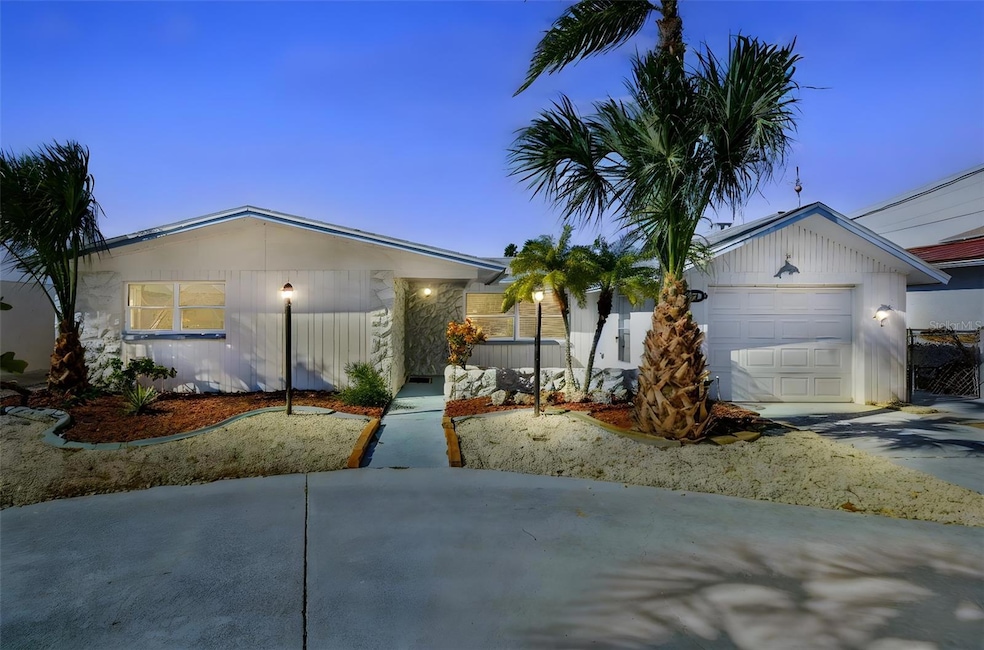 13711 Allyn Dr, Hudson, FL 34667 - photo 1