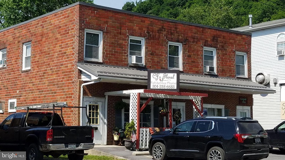 50 Independence St unit B, Berkeley Springs, WV 25411 - photo 1