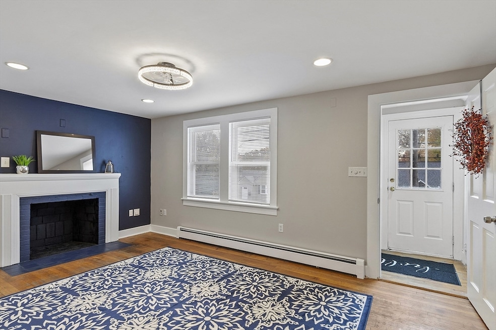 563 Chandler St, Worcester, MA 01602 - photo 1