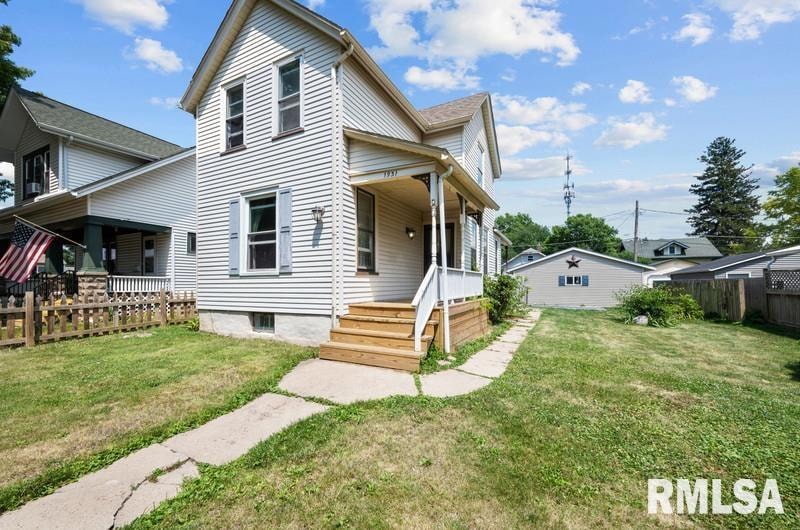 1931 N Howell St, Davenport, IA 52804 - photo 1