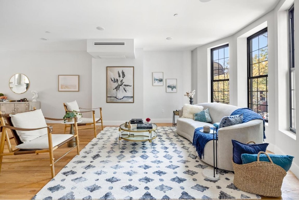 Sold $1,975,000 • Co-Listing Agent