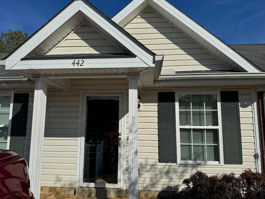 For Rent $1,350/month