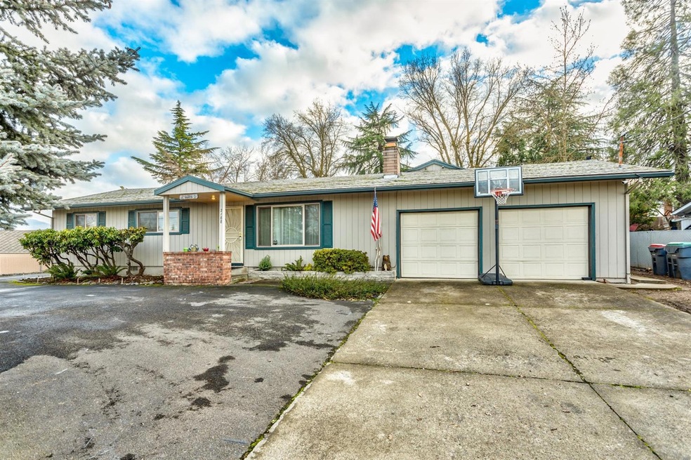 2188 E McAndrews Rd, Medford, OR 97504 - photo 1