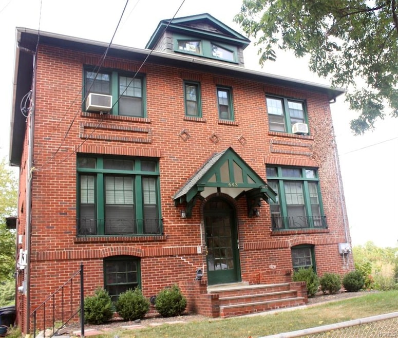 643 Warburton Ave, Yonkers, NY 10701 - photo 1