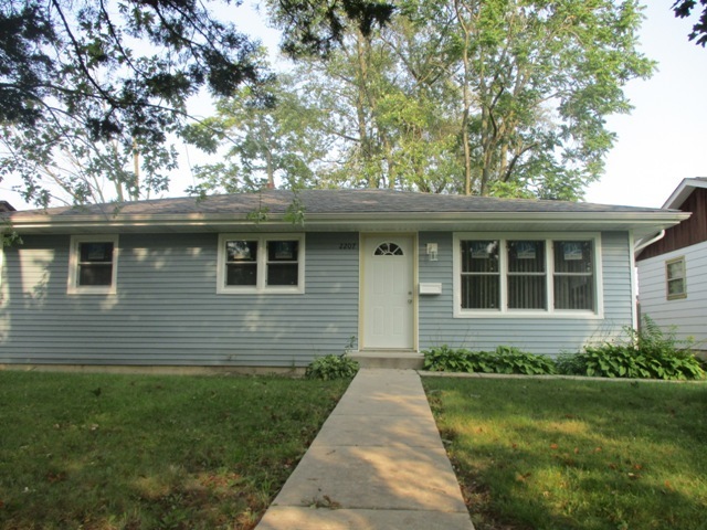 2207 Hermon Ave, Zion, IL 60099 - photo 1