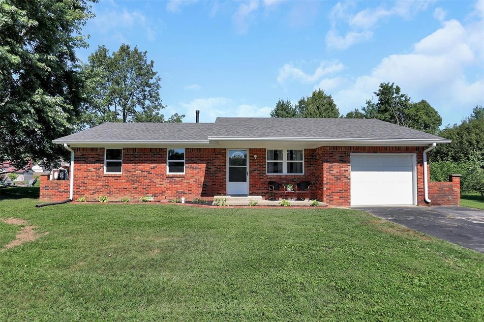 170 Roundelay Dr, Franklin, IN 46131 - photo 1