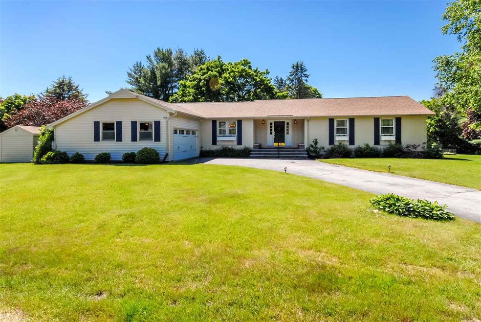 16 William Cir, Stratham, NH 03885 - photo 1