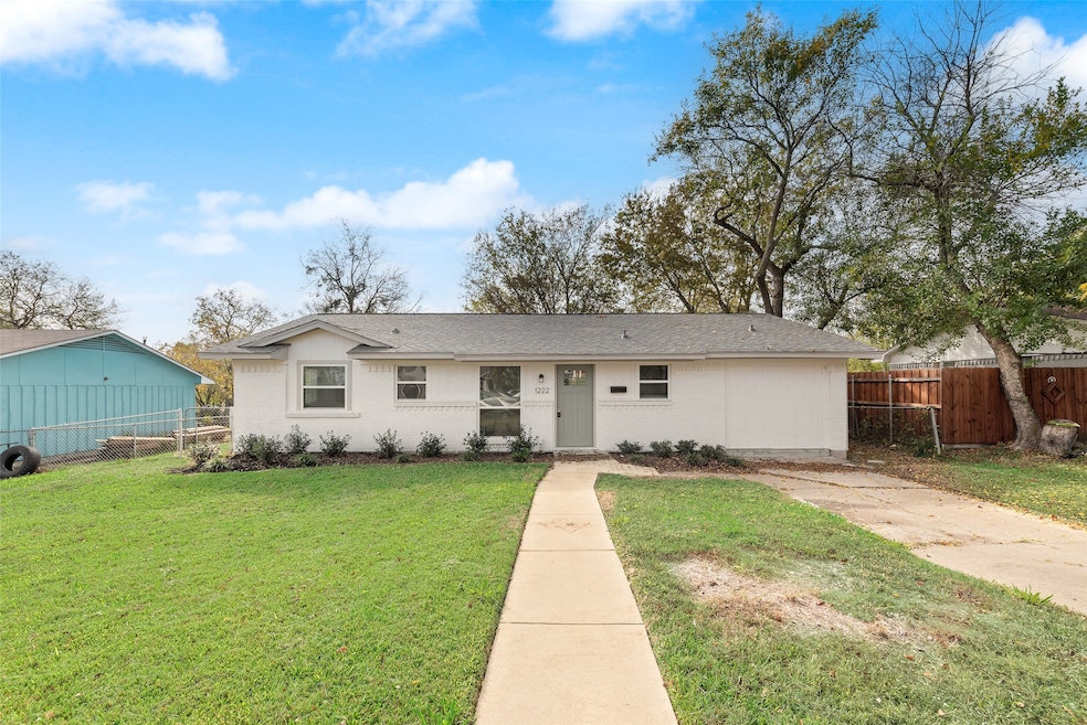 1222 Athens Dr, Mesquite, TX 75149 - photo 1