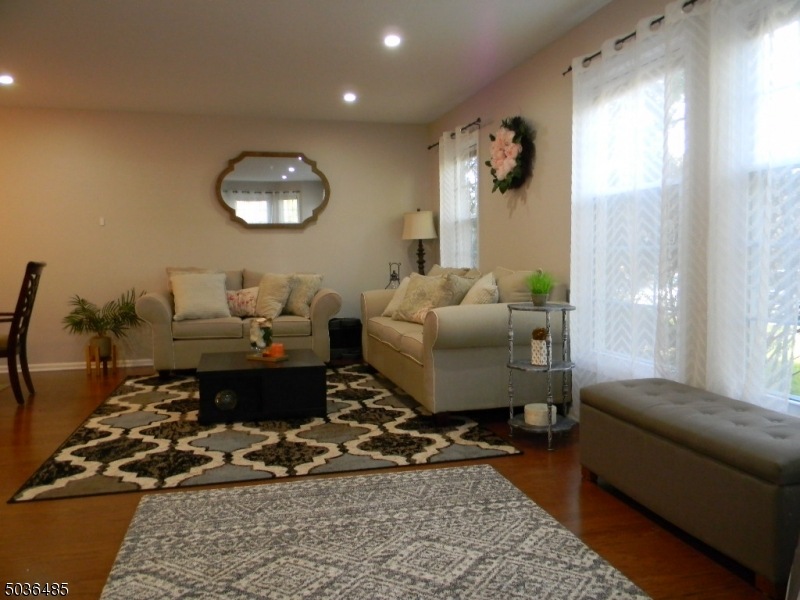 98 Laurelwood Ct unit 98, Rockaway, NJ 07866 - photo 1
