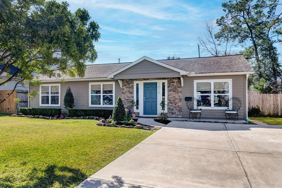 1819 Chippendale Rd, Houston, TX 77018 - photo 1