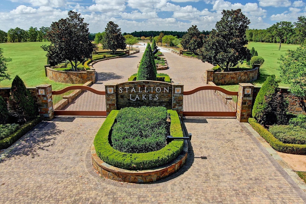 Stallion Lakes is almost 400 acres of rolling terr