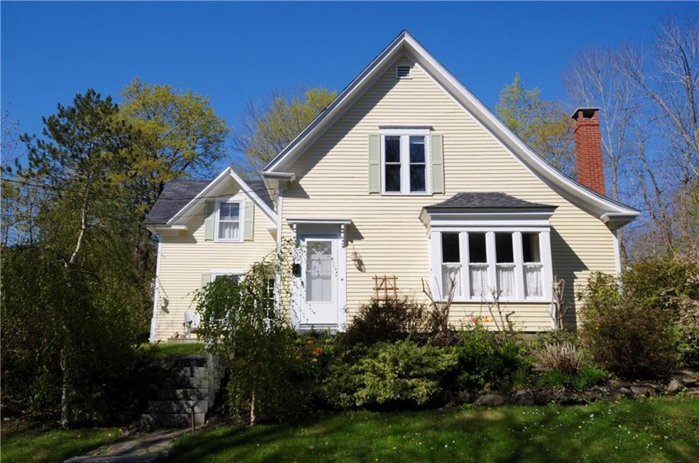Sunny house on Bay View Street, a...