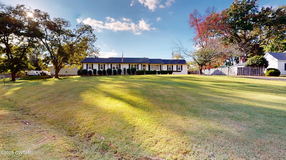 1903-Glen-Oaks-Ln-10312025_110657