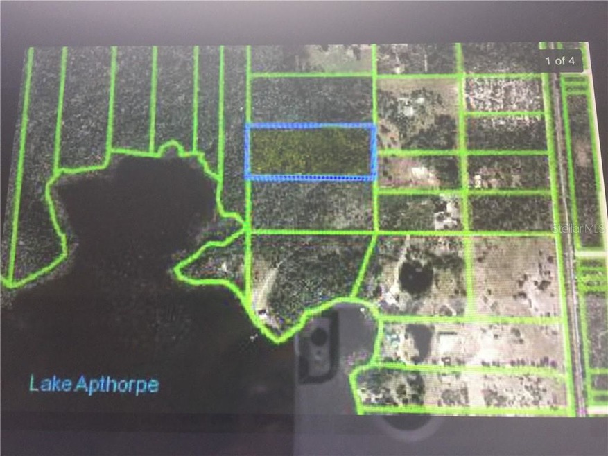 908 Lake Dr E, Lake Placid, FL 33852 - photo 1