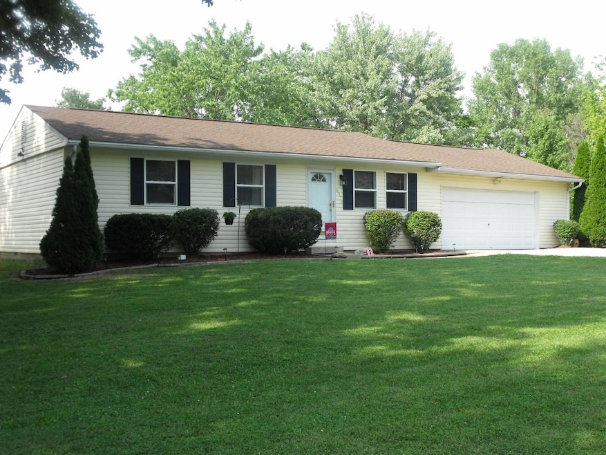 6378 Putnam Dr, Circleville, OH 43113 - photo 1