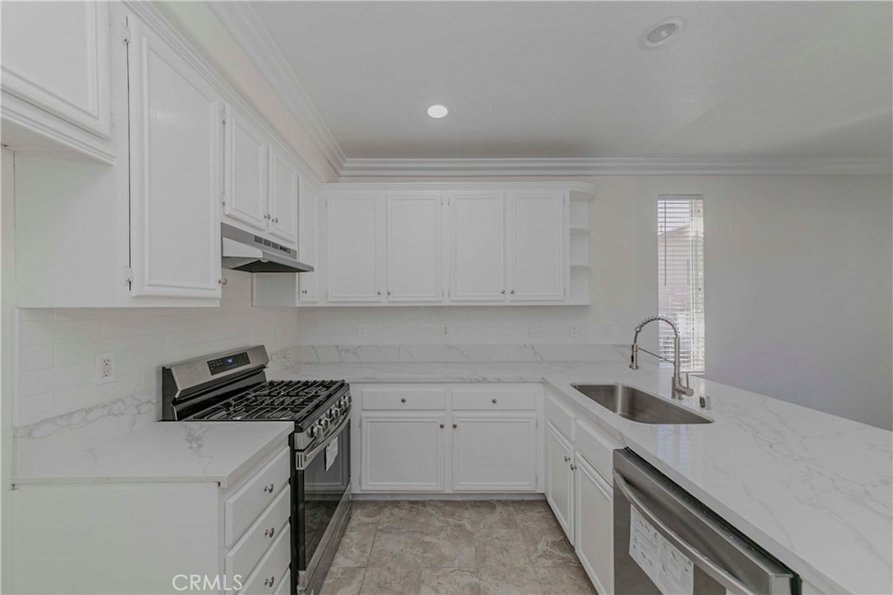 17831 Hazelwood Ct unit 40, Carson, CA 90746 - photo 1