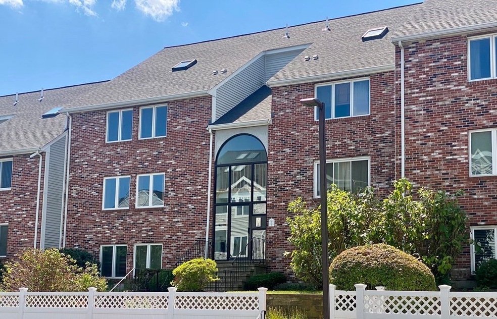 114 Burkhall St unit J, South Weymouth, MA 02190 - photo 1