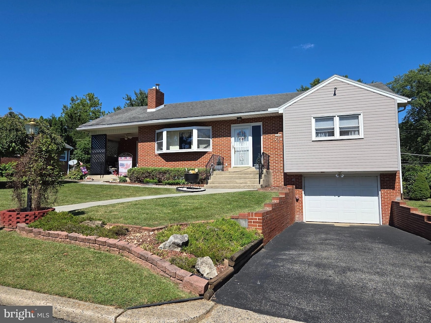 3325 Willow Grove Ave, Reading, PA 19605 - photo 1