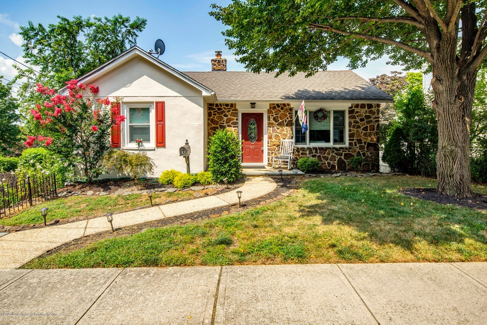 01_House Front