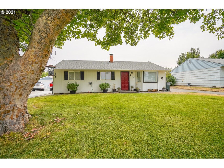 712 SW 29th St, Pendleton, OR 97801 - photo 1