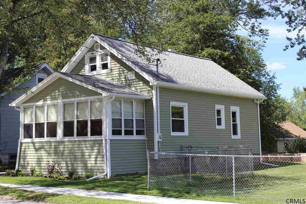 43 Pershing Dr, Schenectady, NY 12302 - photo 1