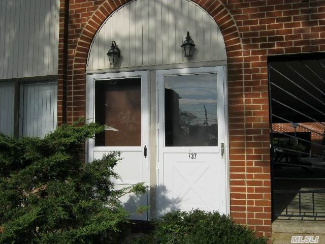 743 Chestnut St unit 1st Fl, Cedarhurst, NY 11516 - photo 1