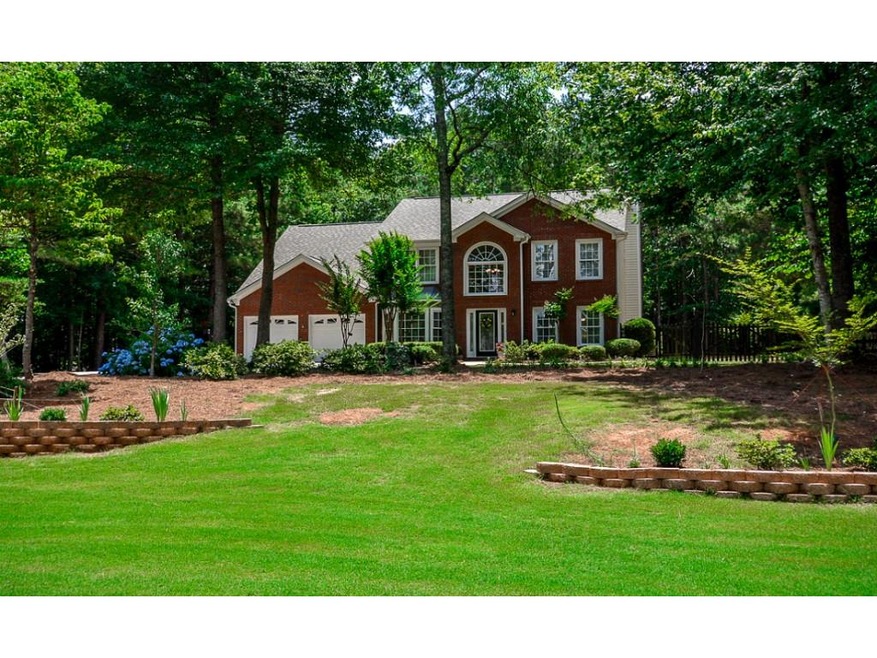 Brick front 5 bedroom, 3,5 bath beauty tucked on l