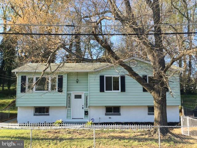 6912 Canyon Dr, Capitol Heights, MD 20743 - photo 1