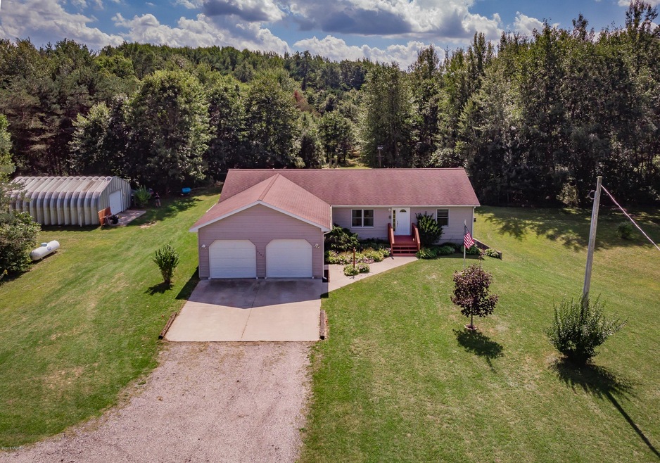 Welcome To 6207 W. Long Lake Rd.