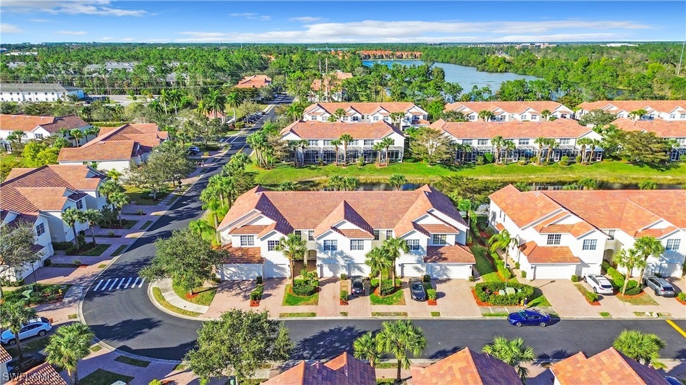 1013 Hampton Cir unit 127, Naples, FL 34105 - photo 1